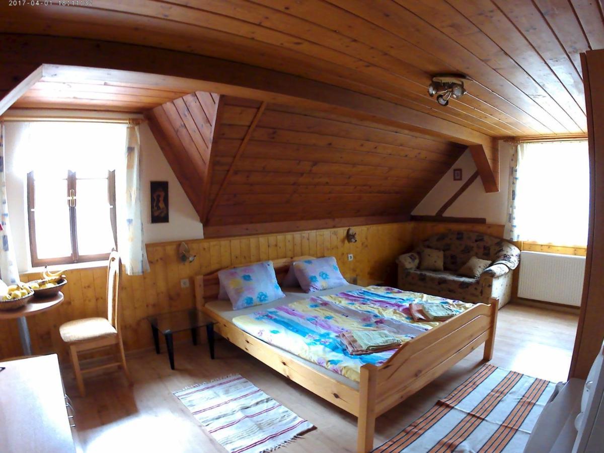 Ubytovani U Potoka Kunratice  Luaran gambar